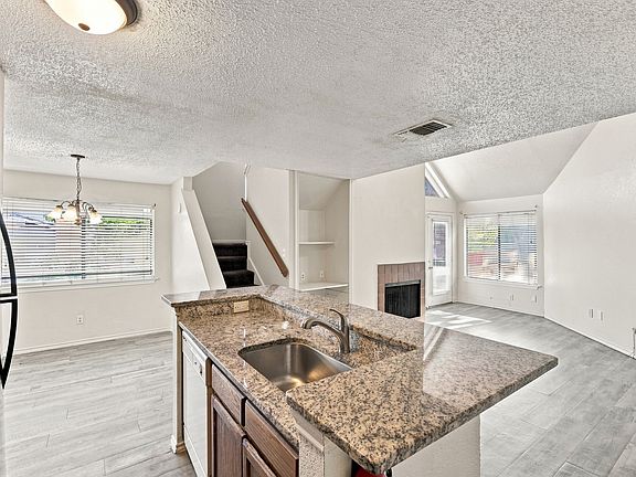 5th image of 9803 Walnut St