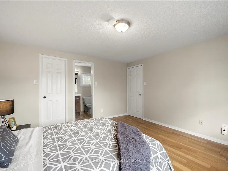 438 Claremont Cres — Photo 26