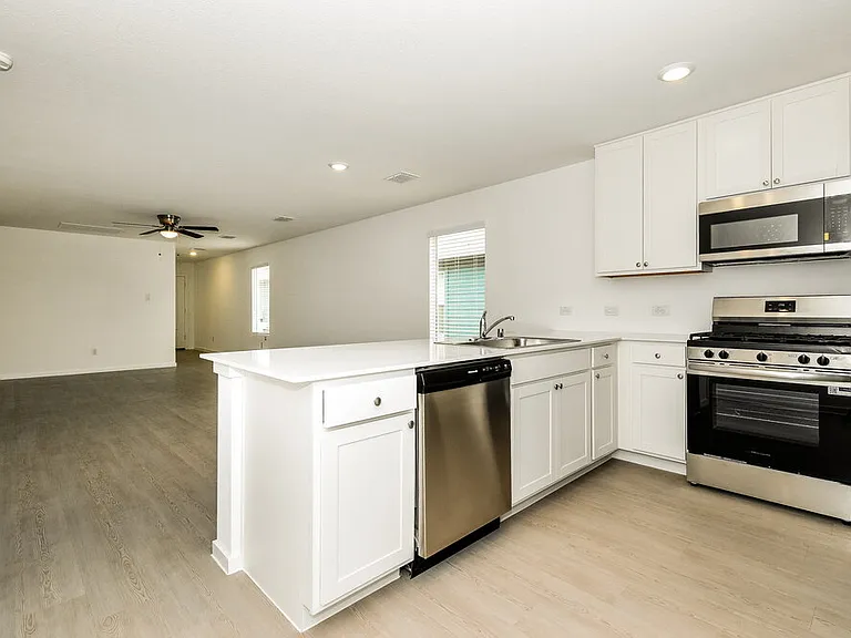 928 Calley Pear Trl — Photo 8