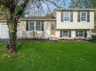 121 Baltic Dr, Liverpool, NY 13090