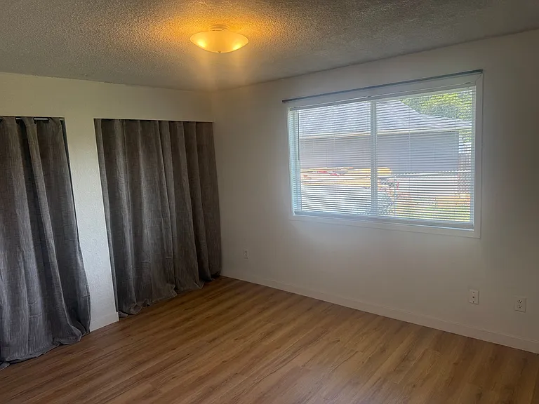 11217 N Skagit St — Photo 10