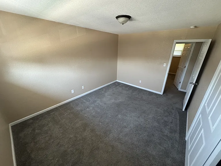 2032 Westgate Dr #10 — Photo 5