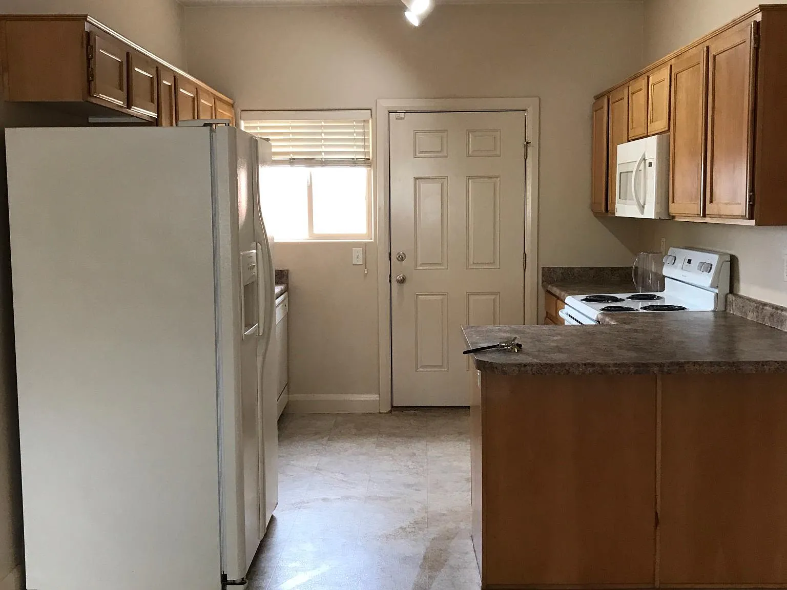 3 bed, 1139 sqft, $1,550 — Photo 4