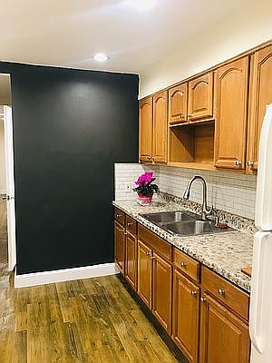 1st image of 1118 E 100th St #1