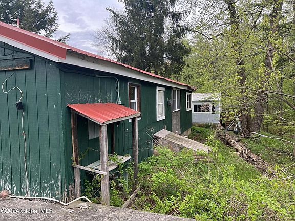 3rd image of 2211 Jarvis Way