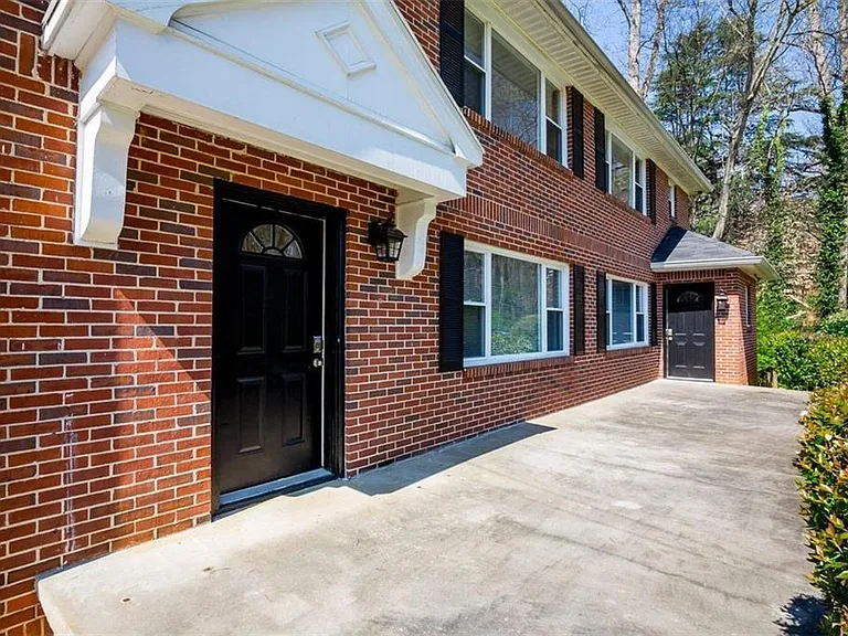 1538 Beech Valley Way NE — Photo 4