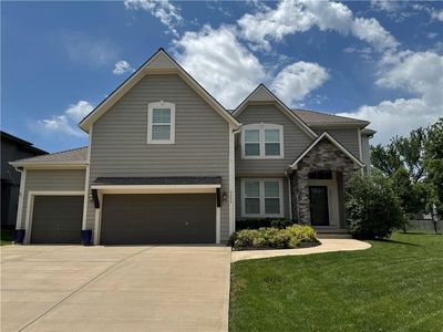 5208 Meadow View Dr, Shawnee, KS, 66226