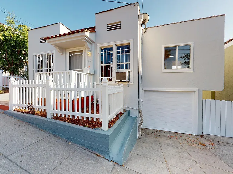 1532 Scott Ave — Photo 26