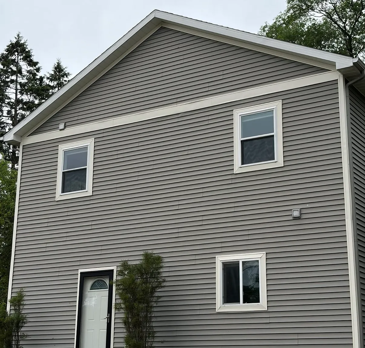 712 Barlow St — Photo 1