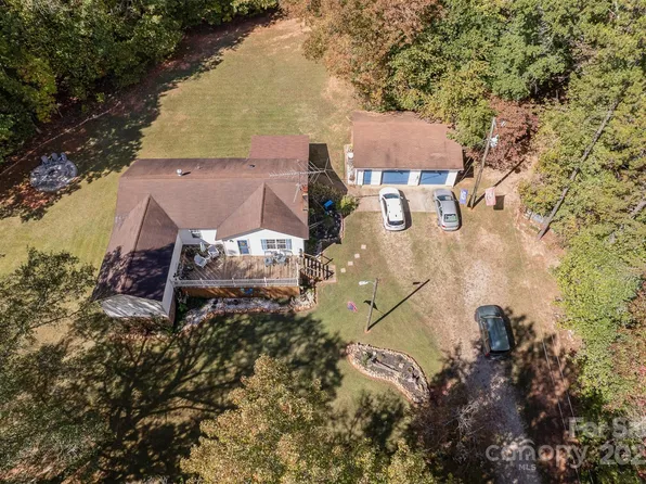 3220 Sawmill Rd, Hickory Grove, SC 29717