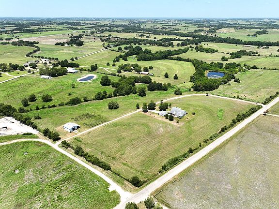 2nd image of 4305 Boggy Creek Rd