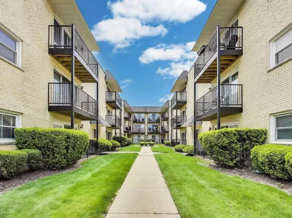 6478 N Northwest Hwy, Chicago, IL 60631