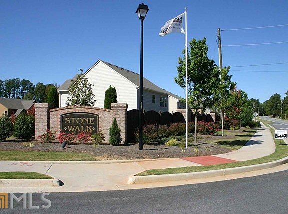 2nd image of 490 E Fork Shady Dr NW