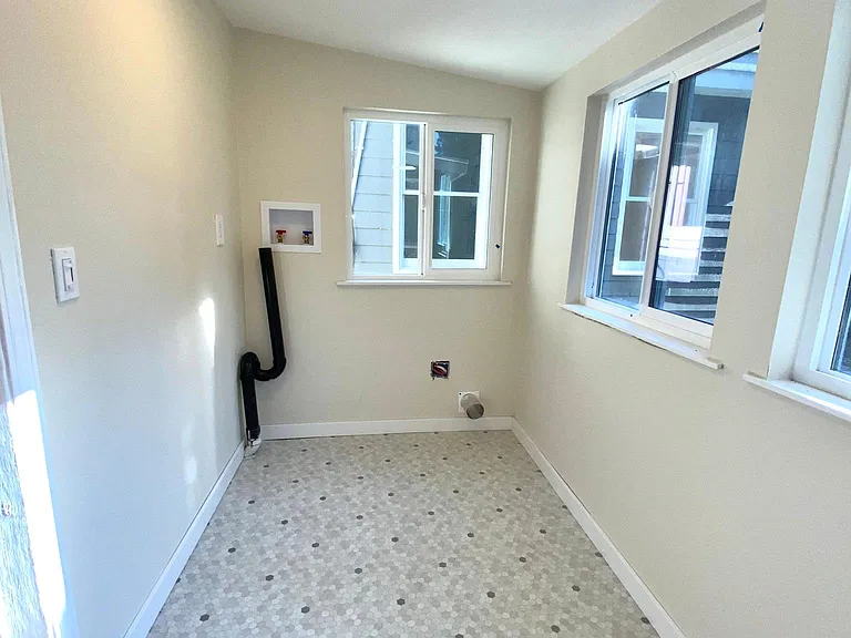 748 SE Miller St — Photo 18