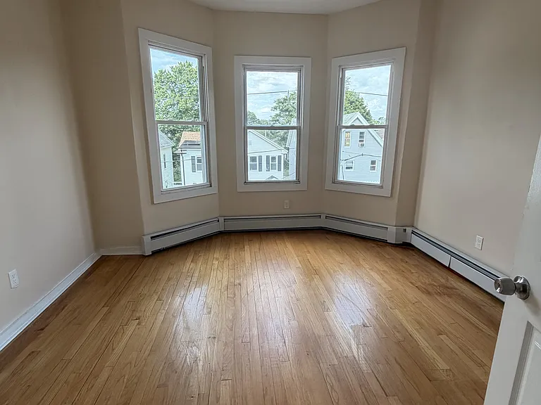 373-375 Blatchley Ave #3A — Photo 6