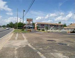 5th image of 813 S Eufaula Ave