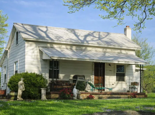 304 Cricket Ln, Rustburg, VA 24588