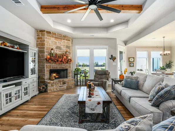 1024 Pioneer Xing, Weatherford, TX 76088