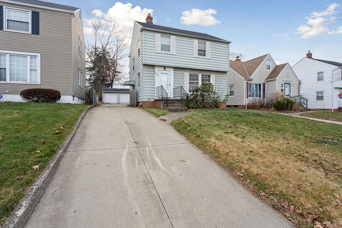 Building Photo - 9504 S Highland Ave