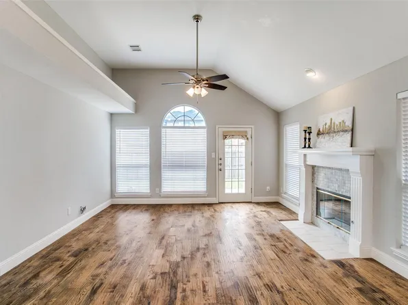 2103 Amherst Dr, Lewisville, TX 75067
