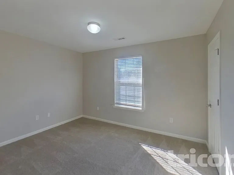 519 Barn Swallow Dr — Photo 11