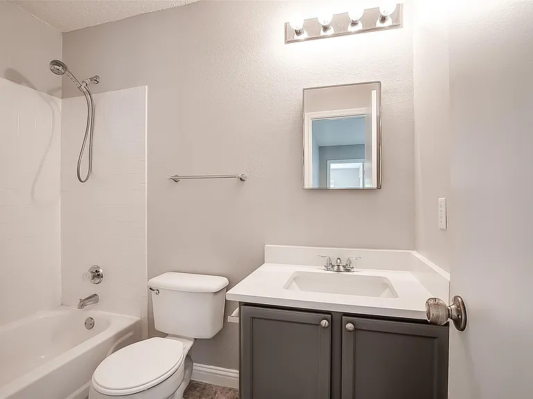 2504 Byfield Dr — Photo 25