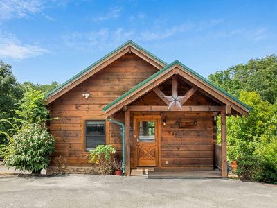 3229 White Falcon Way, Pigeon Forge, TN, 37862