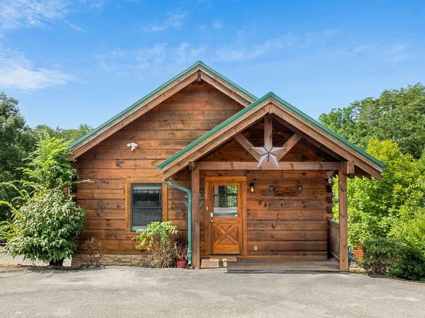 3229 White Falcon Way, Pigeon Forge, TN 37862
