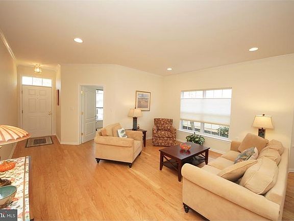 4th image of 55 Honeyflower Ln