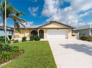 17730 Corallina Dr, Matlacha Isles, FL 33991