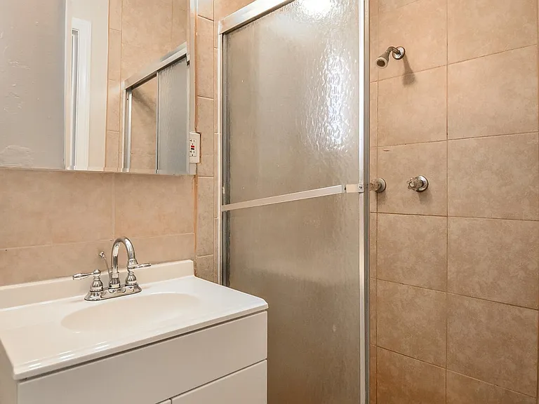 641 Loranne Ave #B — Photo 8