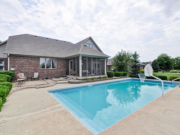 4th image of 3854 Highland Park Dr