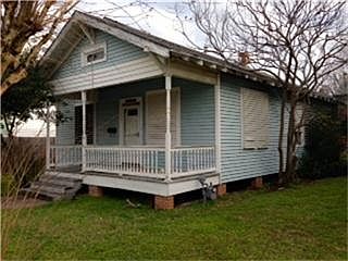 3rd image of 4723 Woodrow Ave