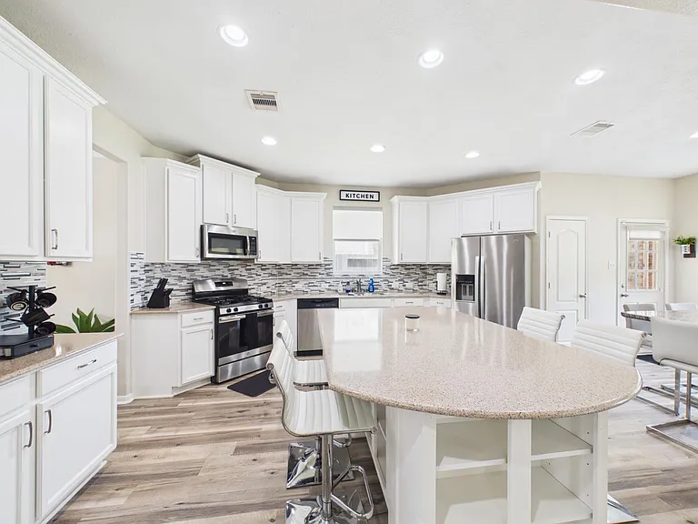 9426 Russeff Field Ln — Photo 8