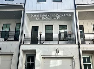 190 Chestnut Cir, Atlanta, GA 30342