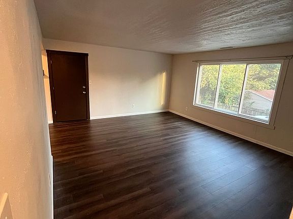 4th image of 1048 Langley Rd Unit 4