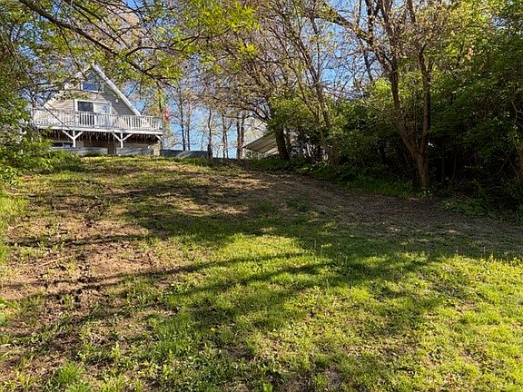 3rd image of 4082 S Lakeshore Dr #4