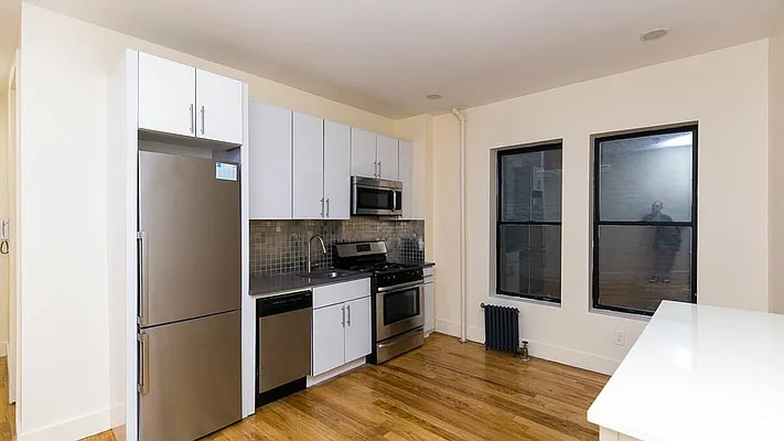 Rented by Nooklyn NYC LLC | media 41