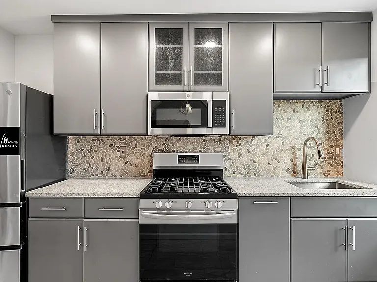 126 Bainbridge St #4 — Photo 8