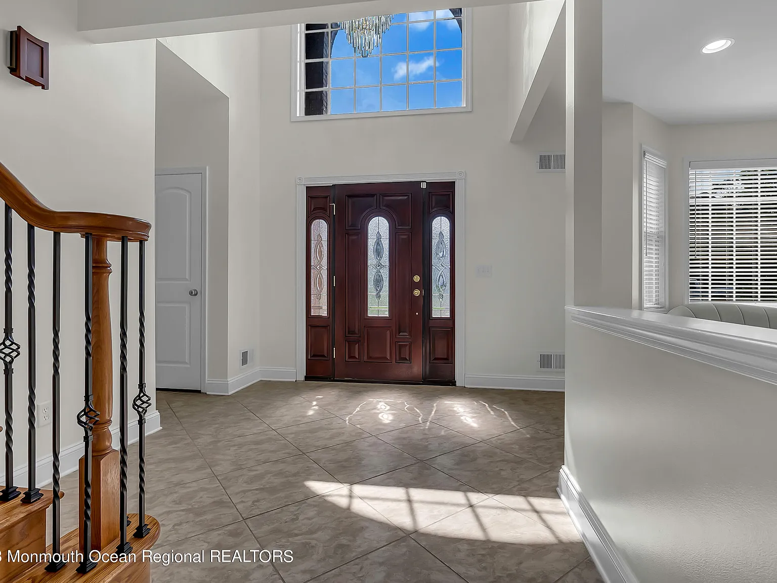 4 bed, 4.0 bath, 2932 sqft, $2,900 — Photo 2