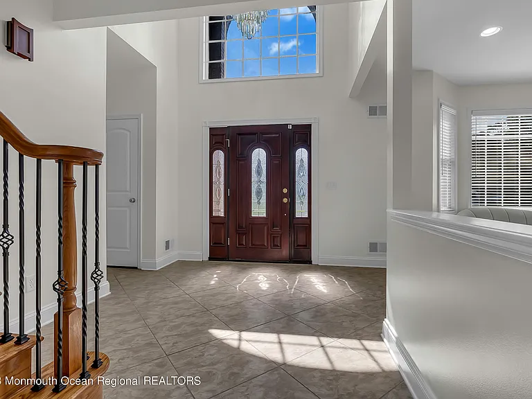 1607 Holbrook St — Photo 2