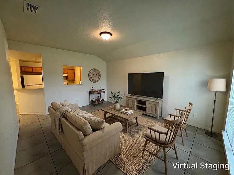 2609 Vernice Loop — Photo 1