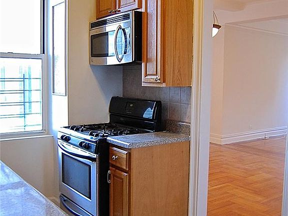 5th image of 41 Eastern Pkwy APT 6E