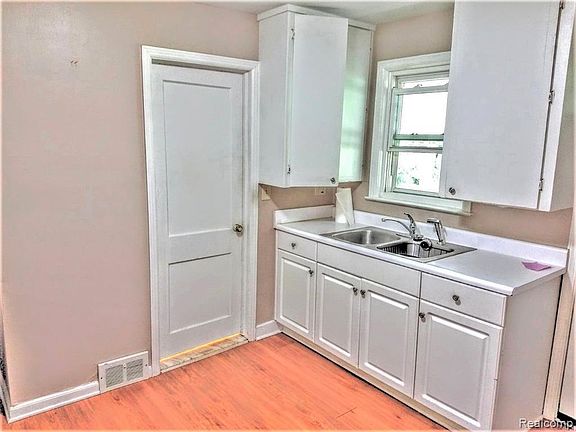 3rd image of 41199 E Ann Arbor Trl