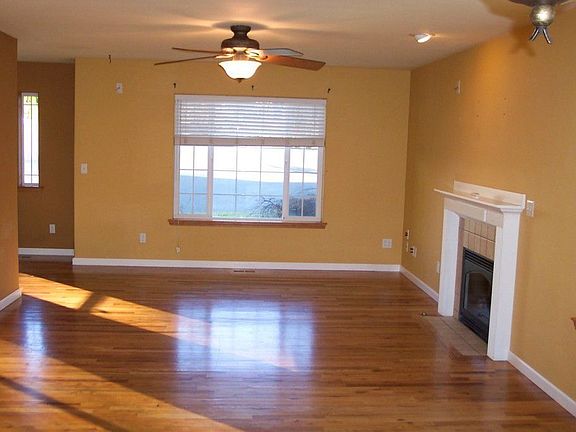 2nd image of 999 NW Durango Ct