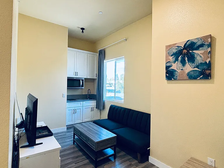 Private Room in 2 Bed 1 Bath Apartment. — Photo 12