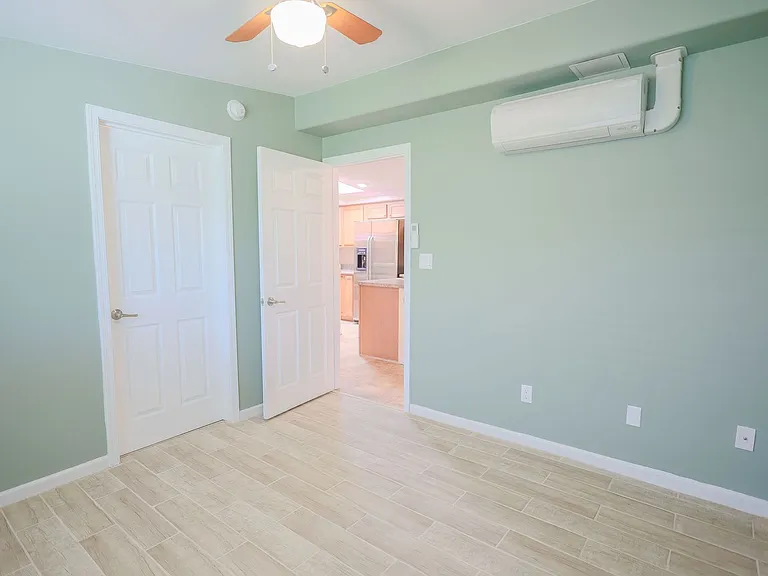 1421 N. Louis Ave — Photo 19