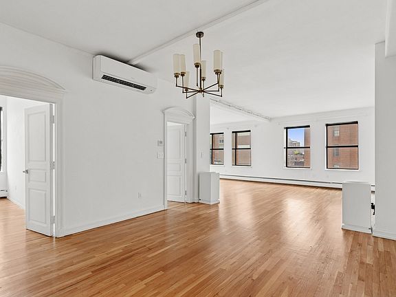 3rd image of 260 W Broadway APT 8A