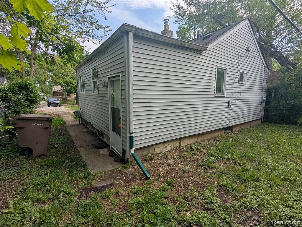 2 bed, 1.0 bath, 590 sqft, $925 — Photo 3