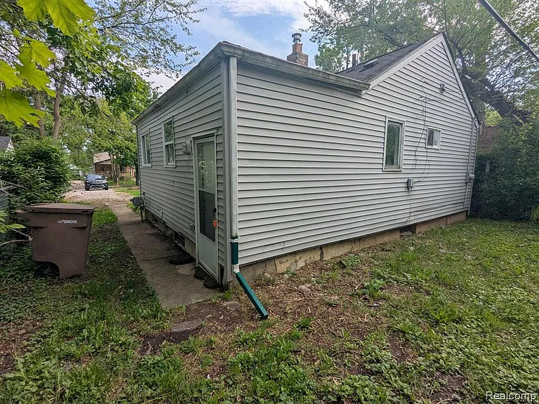 54 E Princeton Ave — Photo 3